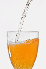 drunk, macro, bubbles, texture, dark, alcoholic, food, yellow, cold, transparent, gold, bar, bubble, beverage, golden, beer, alcohol, lager, glass, refreshment, cool, drink, liquid, background, pub, f