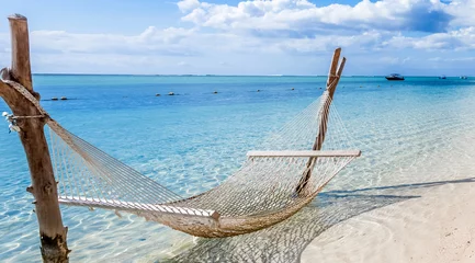 Rideaux tamisants Le Morne, Maurice hammock on the beach, Morne Brabant, Mauritius 