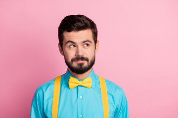 Close-up portrait of his he nice attractive curious bewildered bearded guy wearing festal mint blue shirt creating new idea gift present surprise solution isolated over pastel pink color background