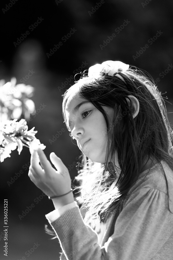 Wall mural girl with flowers