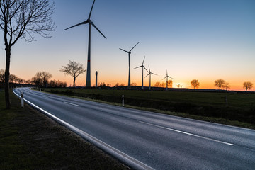 Stra&szlig;e zum Sonnenuntergang
