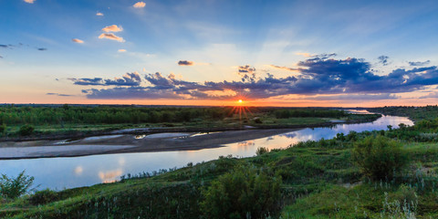 Fototapeta na wymiar Sunset over the Saskatchewan River