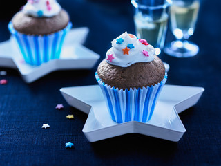 holiday cupcakes on the table