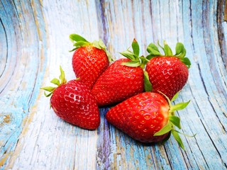 Erdbeeren appetitlich groß reif rot