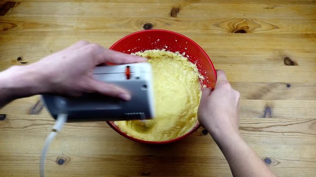 finish mixing a cookie dogh