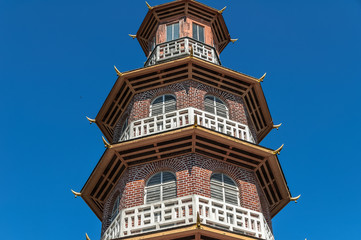 Fototapeta premium Oranienbaum -Schlosspark- Chinesischer Turm