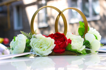 wedding rings and roses