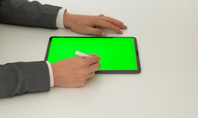 negocios y bolsa contrastando con ipad análisis 