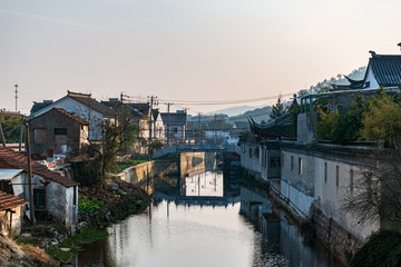 Fototapeta premium Chinese canal and old houses in old neighborhood