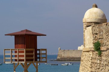 C&aacute;diz (Spain). Lifeguard sentry box on the Caleta beach in the city of C&aacute;diz