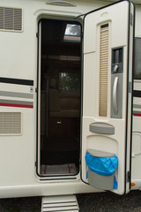 Voyage en Camping car une autre fa&ccedil;on de concevoir le camping et les d&eacute;placements, libert&eacute;, autonomie, une petite maison sur roulettes