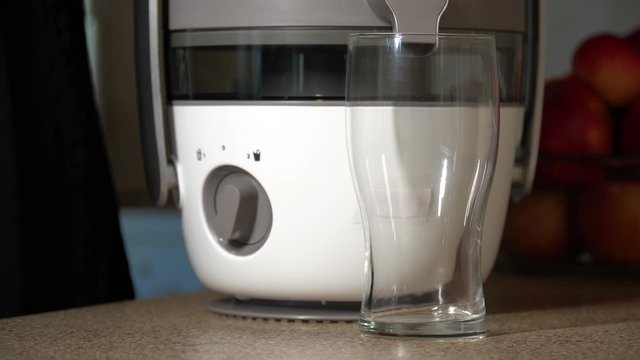 juicing machine, carrot and apple squeezer