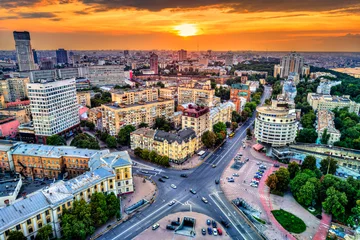 Fototapeten Luftaufnahme des Platzes der Herrlichkeit in Pechersk, einem zentralen Viertel von Kiew, Ukraine © Leonid Andronov