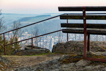 Fototapeta na wymiar Blick vom Kriebelstein auf Elsterberg im Vogtland bei Sonnenaufgang