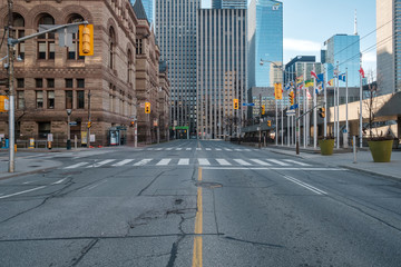 Fototapeta premium Toronto, Kanada podczas pandemii Covid-19 - Puste ulice miasta