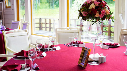 table setting in restaurant