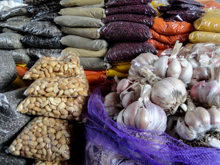 Venta en el Mercado Central San Pedro, Cuzco, Perú