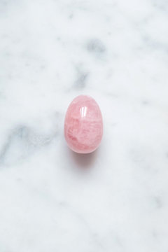 Pink quartz yoni egg