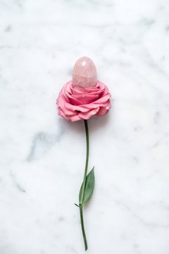 Pink quartz yoni egg