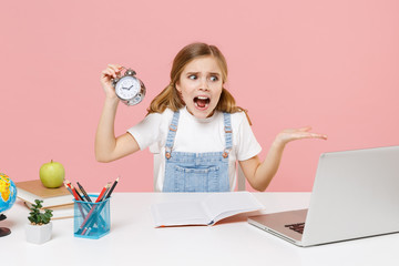 girl with laptop