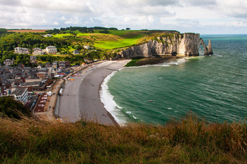 Normanische Steilküste bei Etretat mit Falaise d'Aval und Aiguille