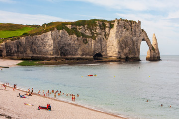 Normanische Steilküste bei Etretat mit Falaise d'Aval und Aiguille