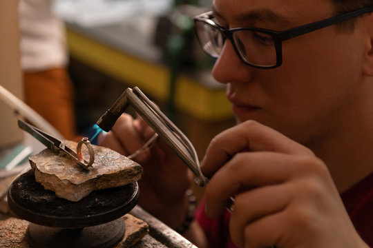 Focused goldsmith heating ring