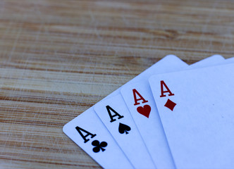 spielkarten vier asse