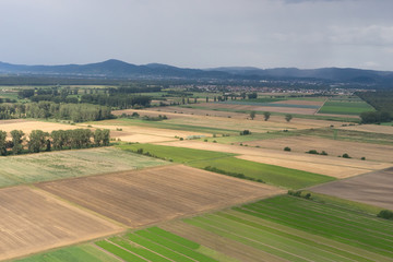 Luftbild: Felder und Wiesen-Landschaft an der hessischen Bergstrasse