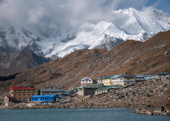 Obraz premium The Lakeside Mountain Village of Gokyo and Himalayan Mountains
