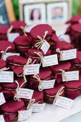 elegant wedding decorations made of natural flowers