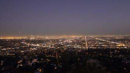 Naklejka premium Ameazing aerial view over the city of Los Angeles by night