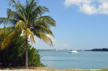 Fototapeta na wymiar Florida Intra-Coastal Waterway scenic landscape view looking north from the Venetia Causeway in. Miami Beach