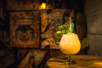 tiki drink cocktail