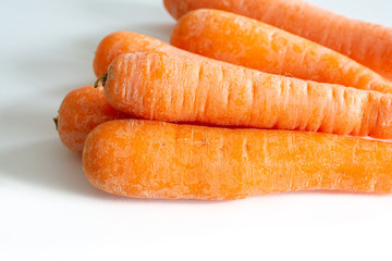 Carottes crues à éplucher