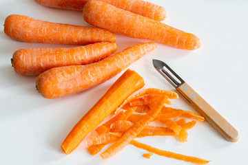 Carottes crues à éplucher