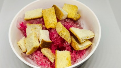 Thai dessert Shaved ice with crispy bread