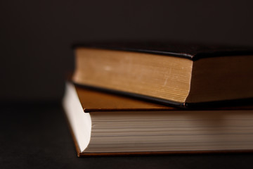 二冊の分厚い本