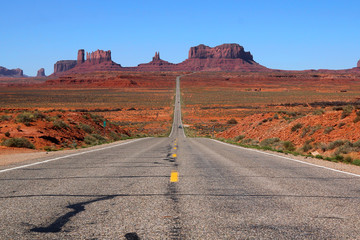 Mittens in Monument Valley in Utha in USA - 336290275