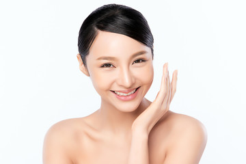 Obraz na płótnie Canvas Beautiful Young Asian Woman with Clean Fresh Skin. Face care, Facial treatment, Cosmetology, beauty and healthy skin and cosmetic concept, woman beauty skin isolated on white background