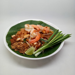 Fried noodle Thai style with prawns