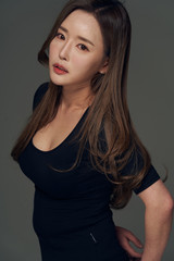 Fototapeta premium 女, 란제리, 미, beautiful, 도안, 유행, 비키니, 어리다, bra, 몸, 공방, 머리, 내의, 진, 인물사진, 글래머, 백, 검다, 가느다란, 사람, 껍질, 포즈, 귀여운, 여성, women, asian, model, 모델, 섹시한, 섹시, 화보, 속옷, 흰셔츠, 가슴, 긴머리, 헤어, 미소, 소녀, 동양야성, 동양인, 아시아인, 미소녀, 그라