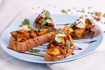 bruschetta with chicken