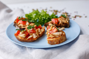 bruschetta with chicken