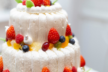 cake with strawberries