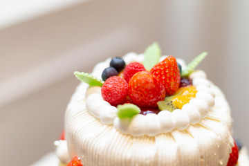 cake with strawberries