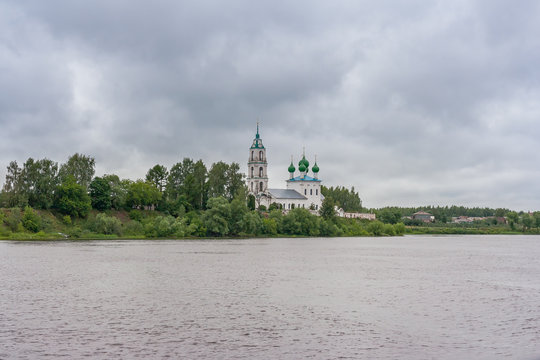 Church of the Life-Giving Trinity in Dievoye Gorodishche, Russia