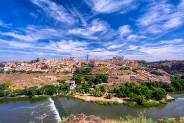 Fototapeta na wymiar View of the historic city of Toledo with river Tagus, Spain.
