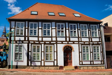 güstrow, deutschland - historisches fachwerkhaus