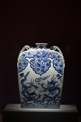 Blue and white porcelain handicraft in ancient China